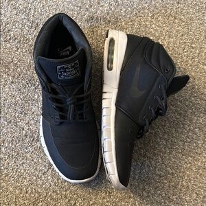 Nike Men's Black Sneakers